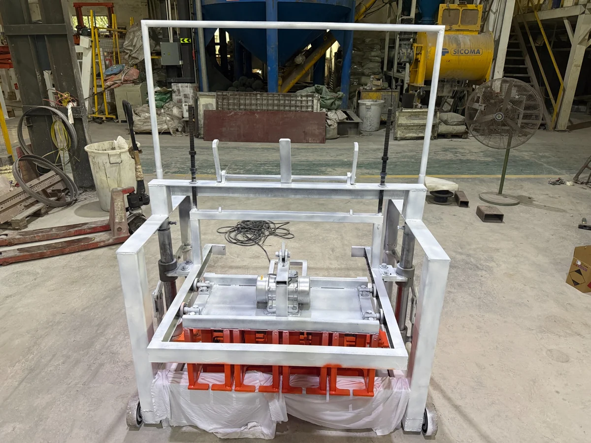 Factory testing area for hollow block machine