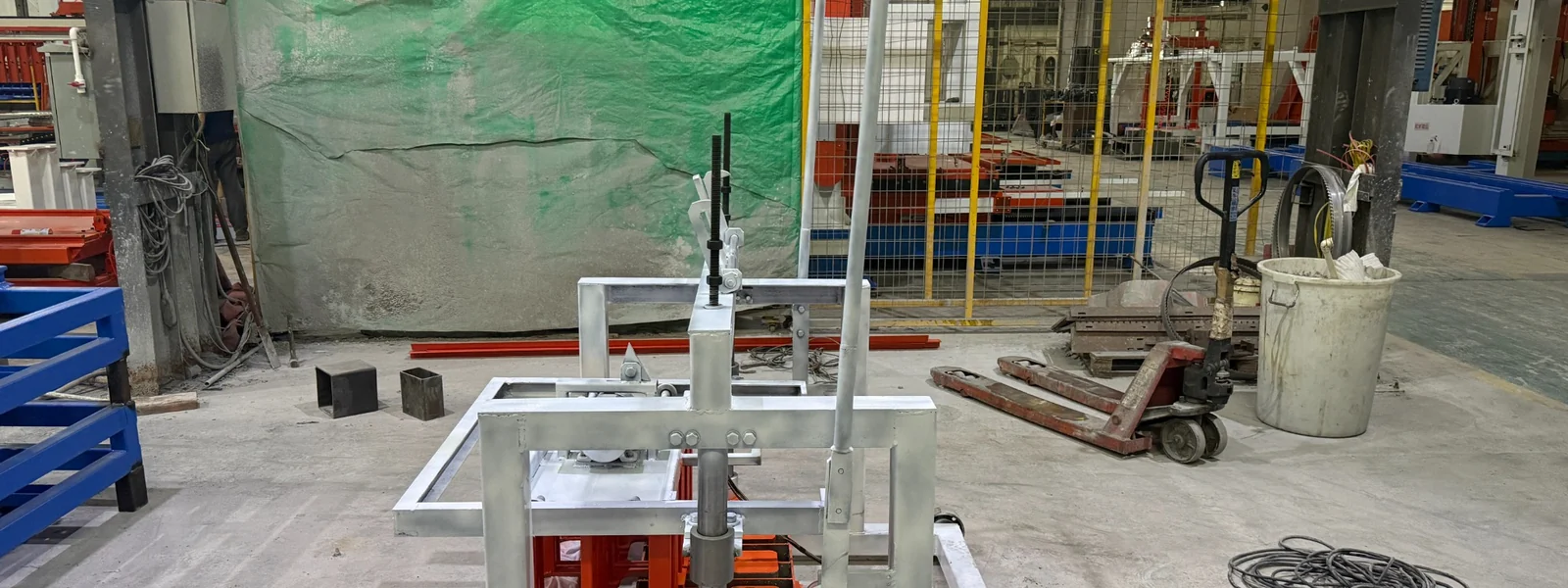 Hendely Block Machine workshop in Shunde Foshan China